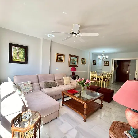 In Center With Parking In The Building Апартаменти Марбелья