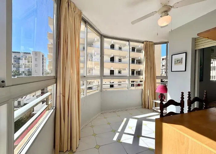 In Center With Parking In The Building Appartamento Marbella